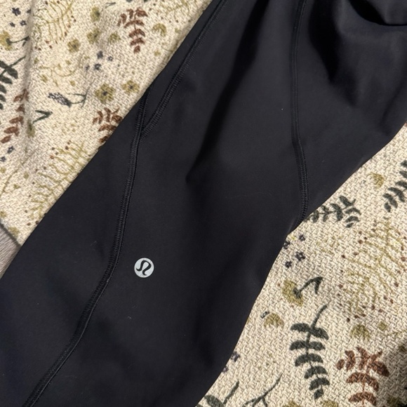 Lululemon Cropped Leggings. Size 10. - Picture 3 of 7